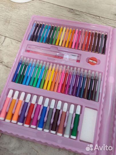 Новые игрушки и пижама для девочки