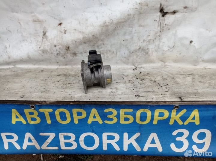 Nissan Primera P10 расходомер воздуха 22680-53j00