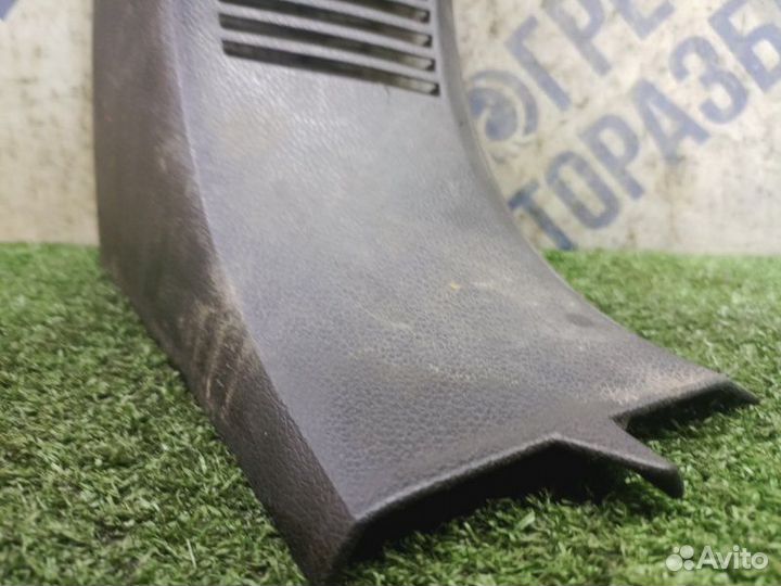 Накладка багажника задняя правая Ford Fusion