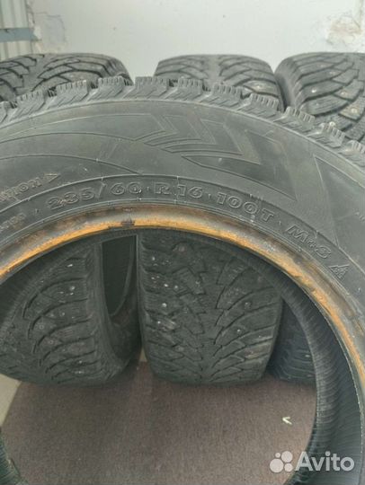 Nokian Tyres Hakkapeliitta 4 235/60 R16 100M