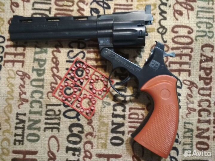 Детские пистолеты