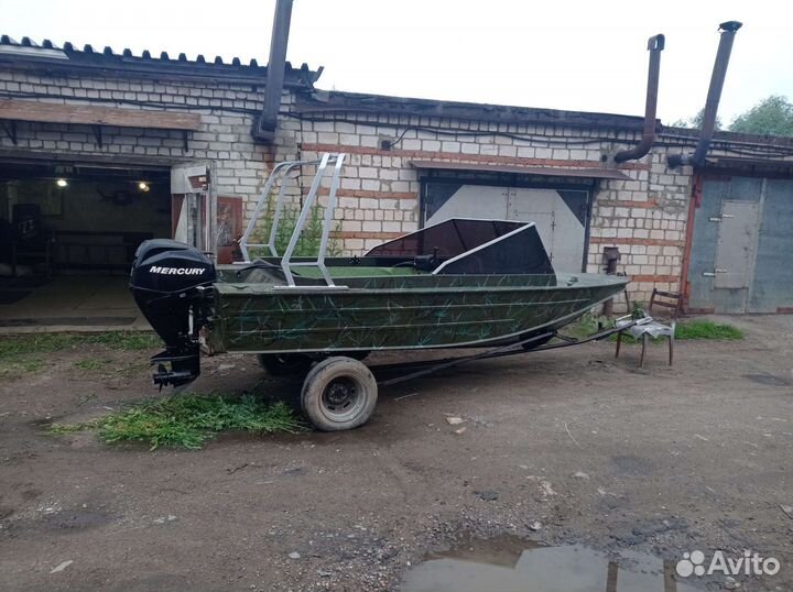 Моторная лодка Днепр