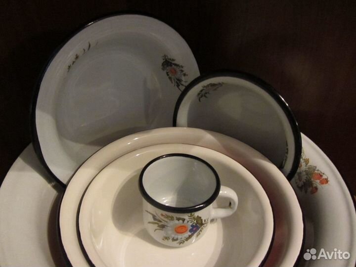 Посуда эмалированная новая (СССР)