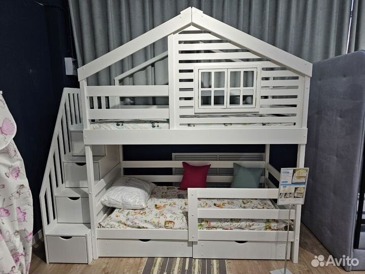 Двухъярусная кровать с Домиком