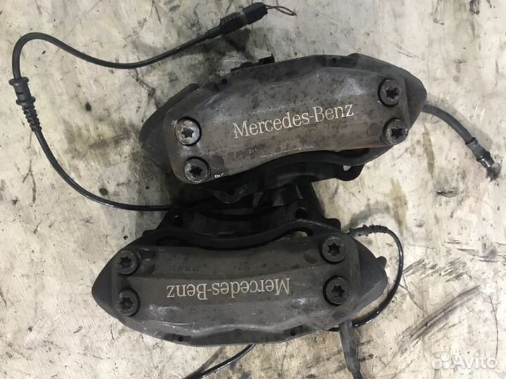 Суппорт передний Mercedes-Benz E-Class W211