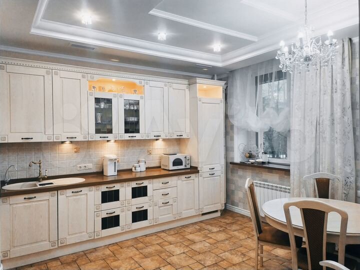 3-к. квартира, 117,7 м², 1/4 эт.