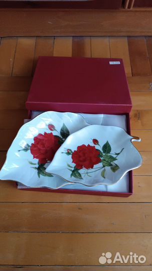 Набор из 2 фарфоровых блюд (новый)