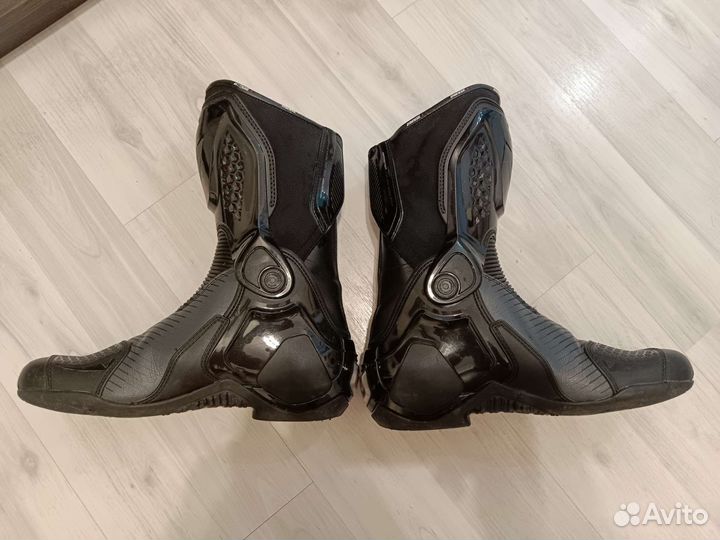 Комплект dainese ботинки и перчатки