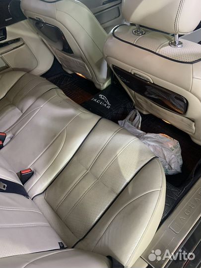 Кожаный салон, полностью. Ягуар 2010 год