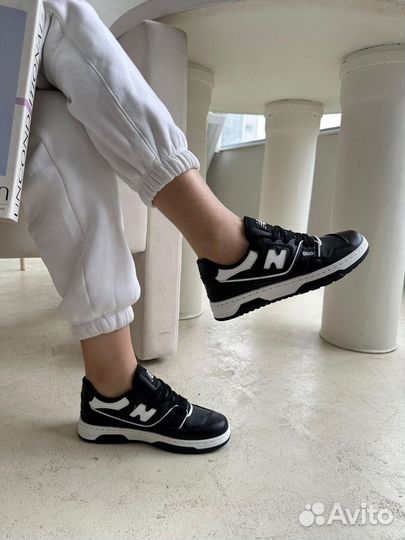 Кроссовки женские новые