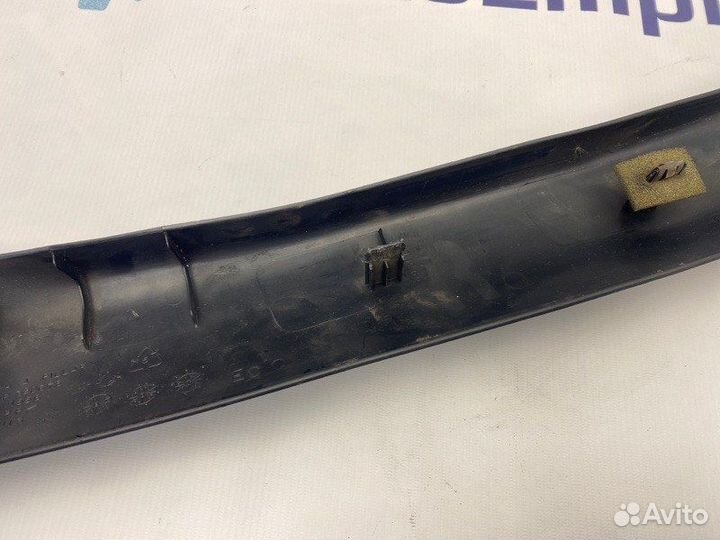 Обшивка стойки передняя правая Mitsubishi Eclipse