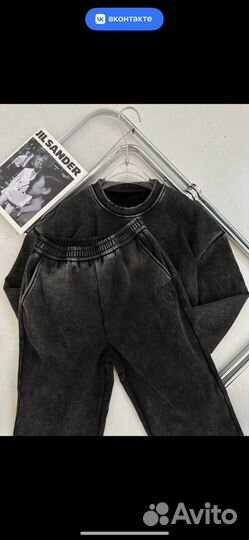 Костюм женский