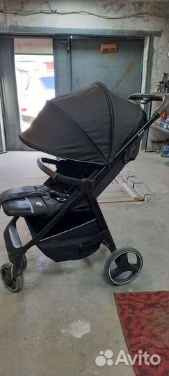 Прогулочная коляска carrello bravo