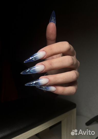 Маникюр, педикюр, наращивание ногтей