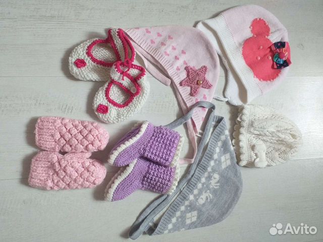 Чепчики и пинетки