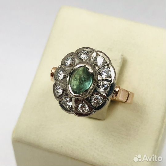Золотое кольцо Малинка с изумрудом и бриллиантами