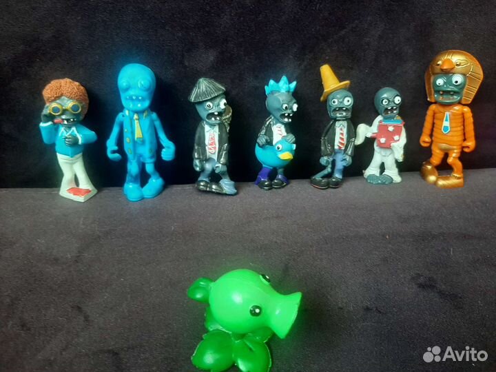 Игрушка зомби против растений