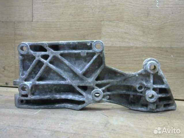 Кронштейн генератора Volkswagen Polo 4 045903143E