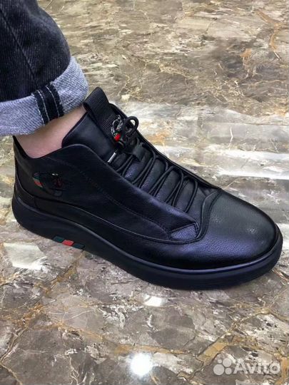 Кроссовки мужские 42