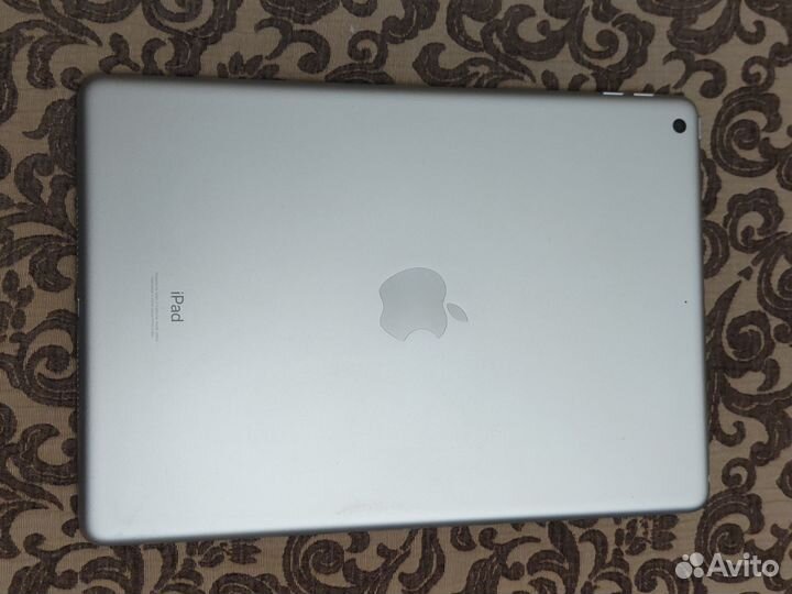 iPad 10.2