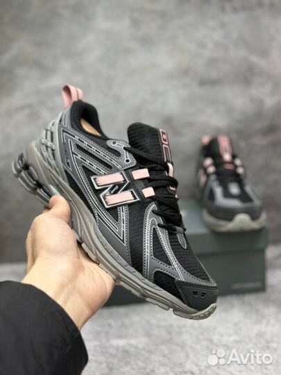 New Balance 1906R Black Pink Moon