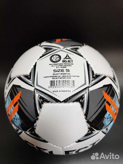 Футбольный мяч