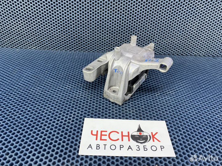 Опора двигателя правая VW Tiguan NF 2006-2017