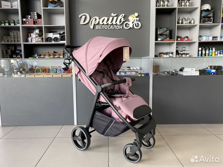 Коляска прогулочная Carrello Bravo