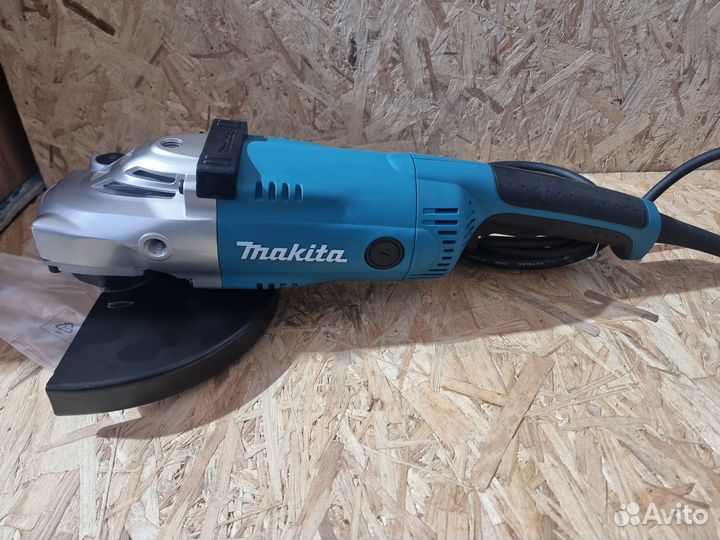 Углошлифовальная машина Makita GA9020SF