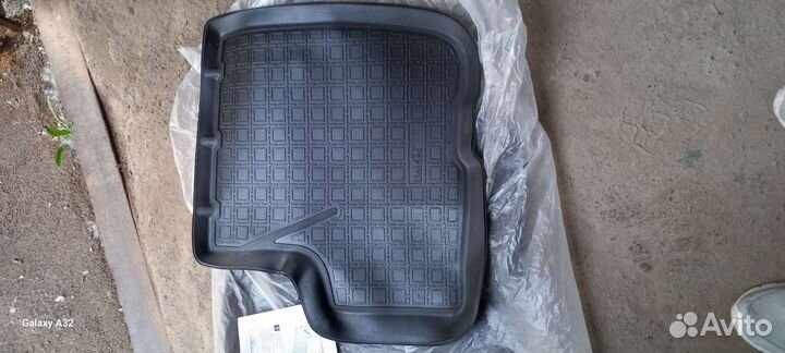 Продам коврики Лада Ларгус