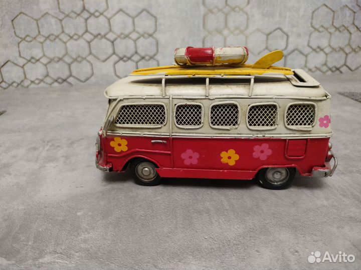 Декоративная модель автобуса