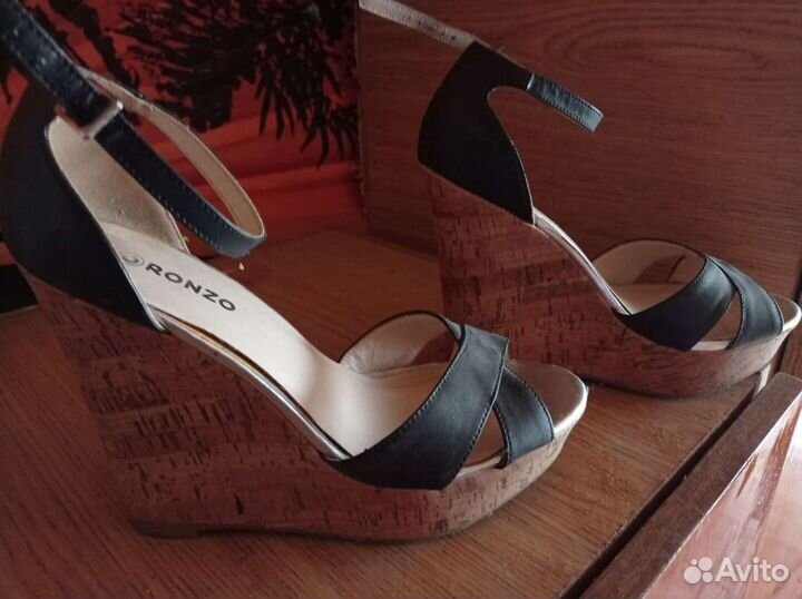 Босоножки 38