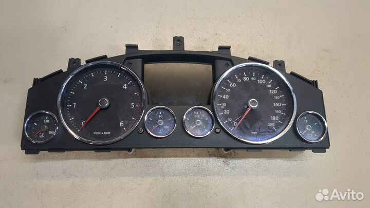 Щиток приборов Volkswagen Touareg, 2008