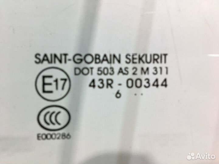 Стекло двери переднее левое Mitsubishi Lancer 9