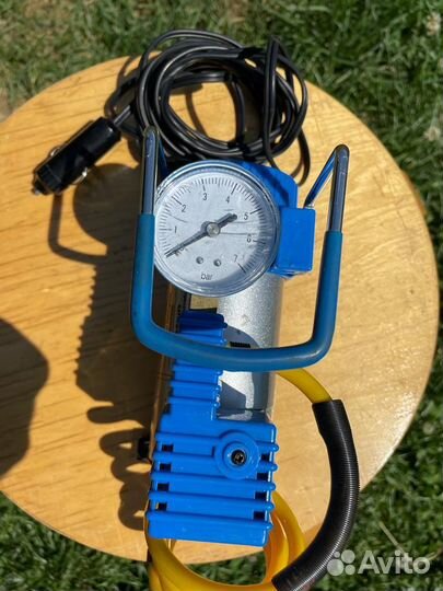 Компрессор для подкачки колес авто