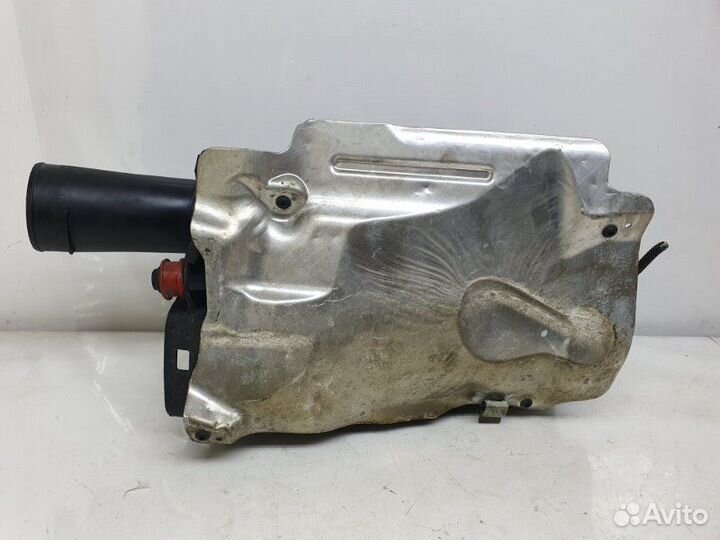 Корпус воздушного фильтра Mercedes-Benz C W205 2.0