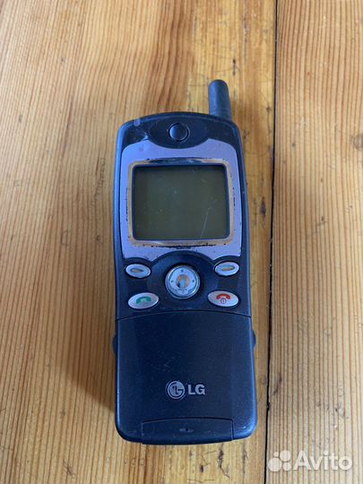 Телефон LG 500