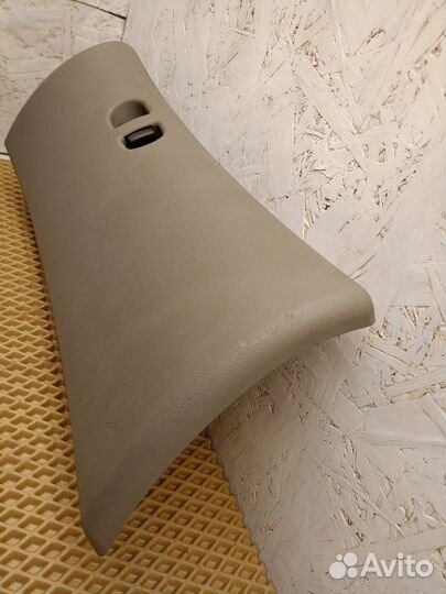 Крышка бардачка, бардачок LADA Kalina