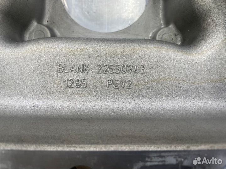 Задняя крышка кпп Volvo Fh4 D13C 2018