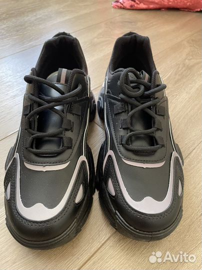 Кроссовки женские новые