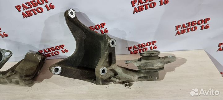 Кронштейн / подушка двигателя Fiat Albea