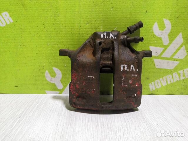 Суппорт передний левый Фольксваген Гольф 3 Венто