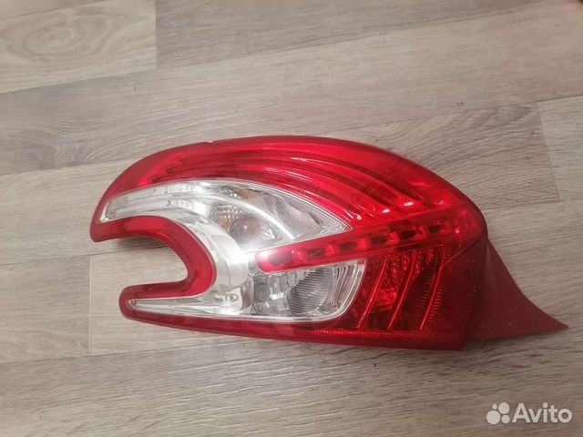 Фонарь задний левый Peugeot 208