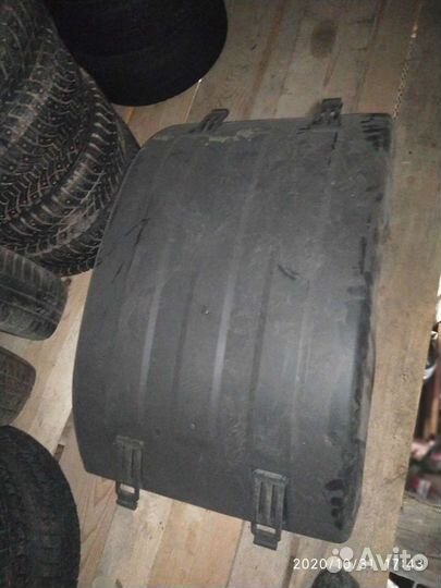 Подкрыльник