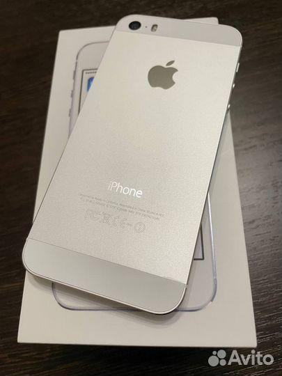 Телефон iPhone 5s