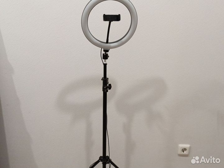Кольцевая лампа диаметр кольца 26 см. Немного б/у