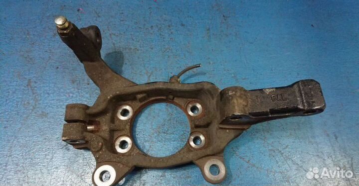 Кулак поворотный Nissan Teana J31