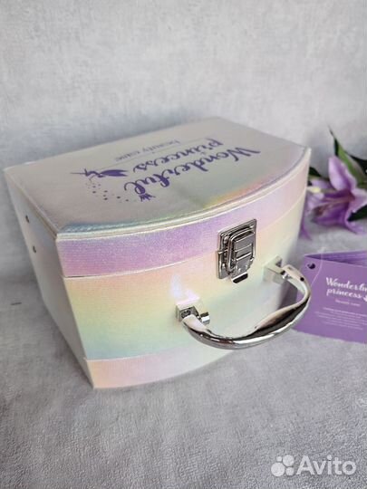 Шкатулка с косметикой, макияжный набор