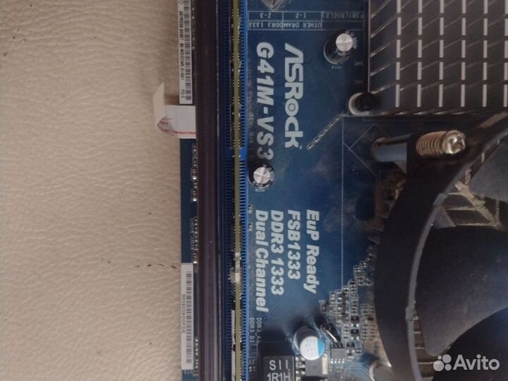 Материнская плата с процессором и памятью