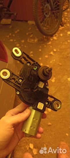 Задний моторчик дворника под омывайку valeo 5e5955